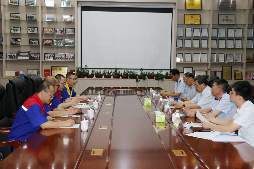 青島市稅務(wù)局二級(jí)巡視員王軍一行蒞臨銳智調(diào)研指導(dǎo)