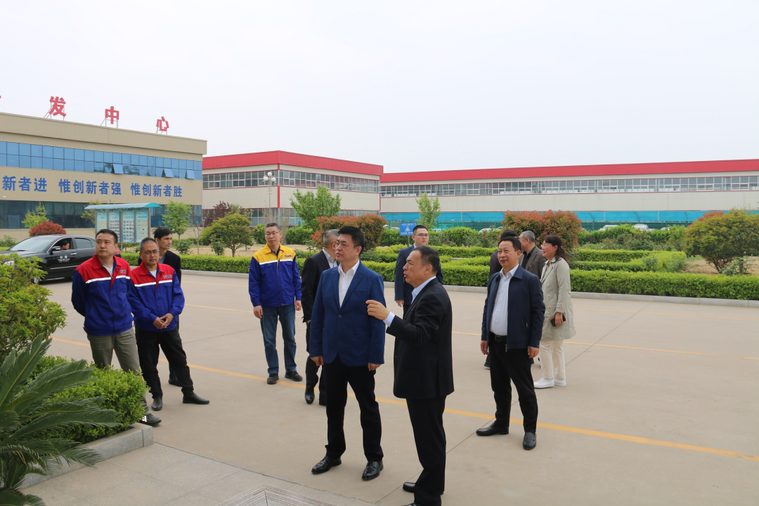 青島市政協(xié)副主席、市工商聯(lián)主席崔作一行蒞臨銳智股份調(diào)研考察 青島市政協(xié)副主席、市工商聯(lián)主席崔作一行蒞臨銳智股份調(diào)研考察